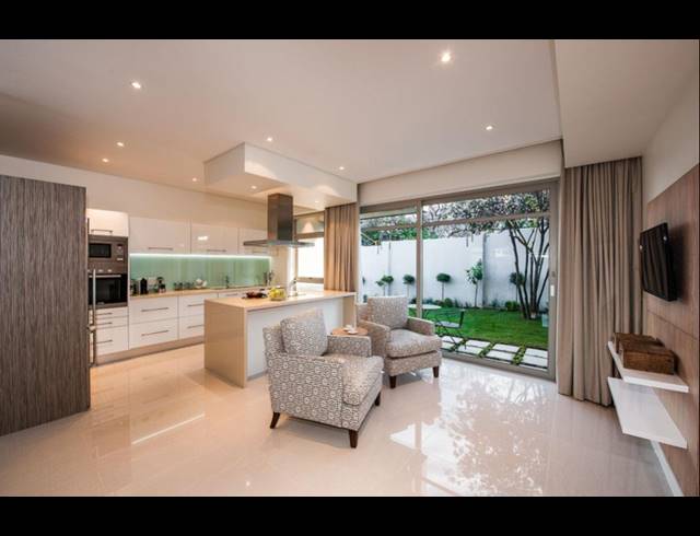 4 BEDROOM TOWNHOUSE TO LET IN NORWOOD
